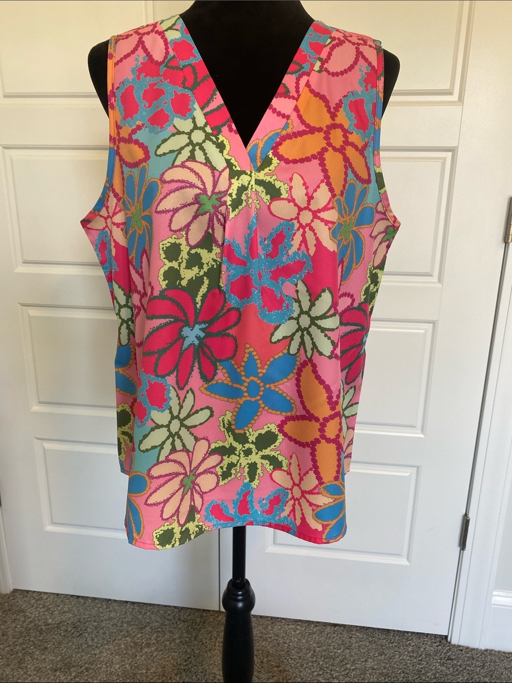 SHEIN Pink Multicolor Floral V-Neck Tank Top